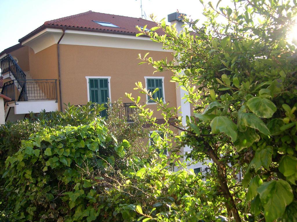 Les Bijoux Apartments Pietra Ligure Kamer foto